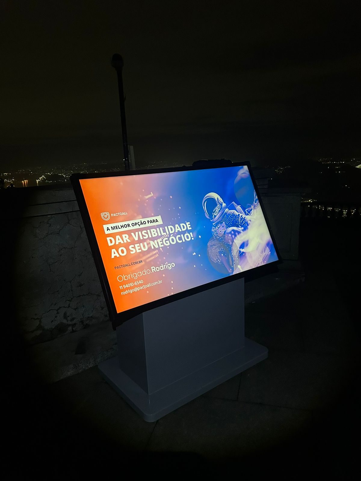 Totem PactoAll no Cristo Redentor — Rio de Janeiro